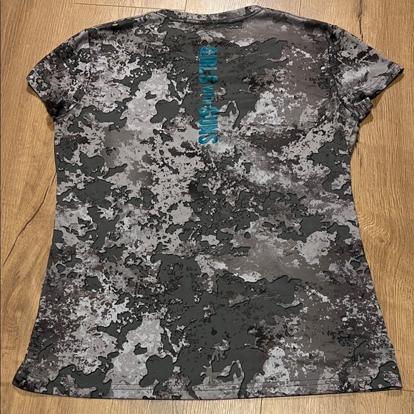 Girls With Guns Camo Print Short Sleeve Tee - Picture 4 of 4